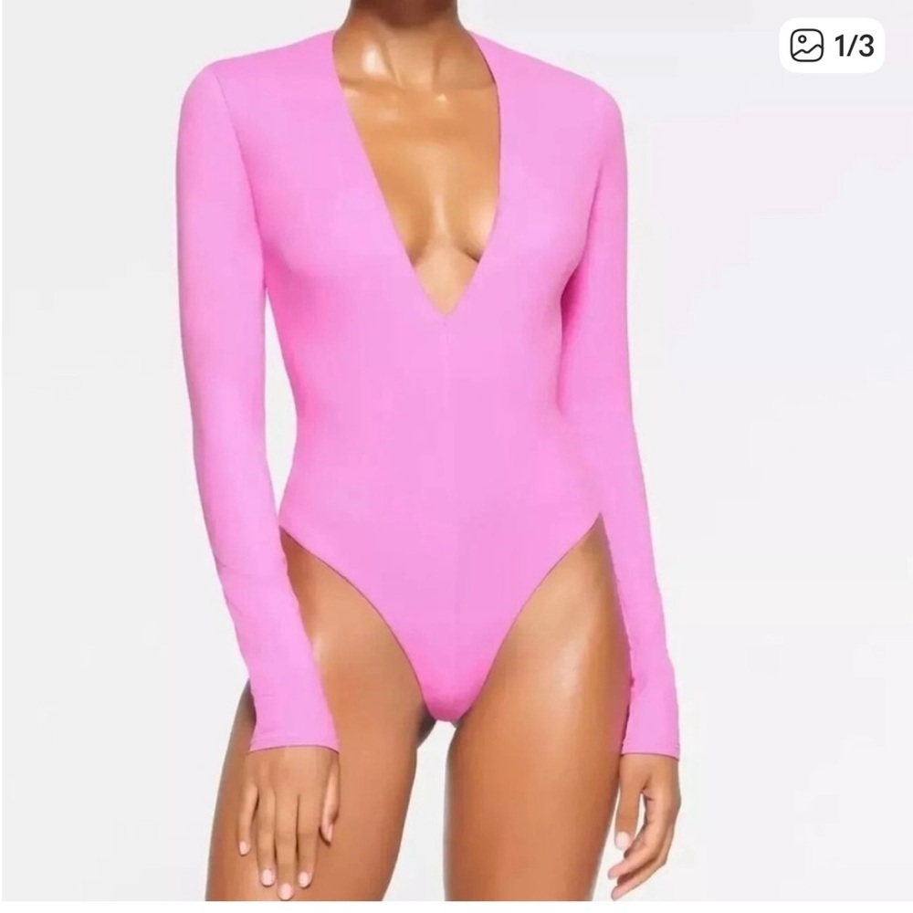 🍎🍎SOLD 🍎🍎SKIMS Fits Everybody Plunge Bodysuit Neon Orchid NWT Size L
